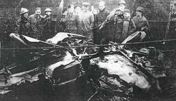 The crashed Messerschmitt Bf 109E
                                  in Wickham Street.